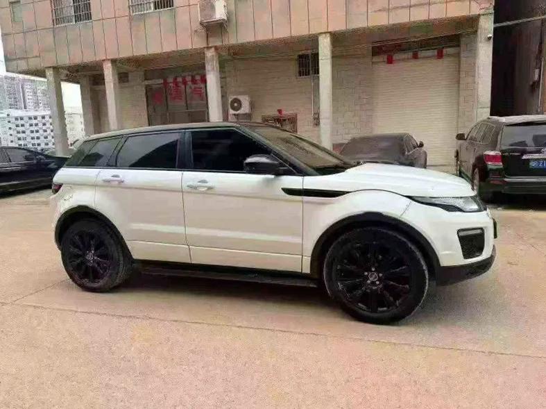 路虎极光 正面外观三