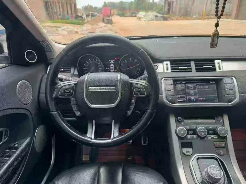 路虎极光 后面外观三