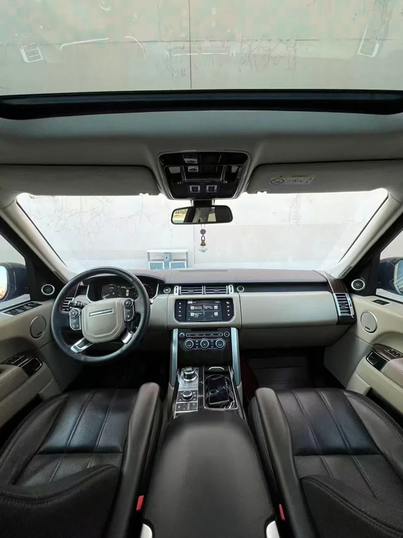 路虎揽胜行政 后面外观三