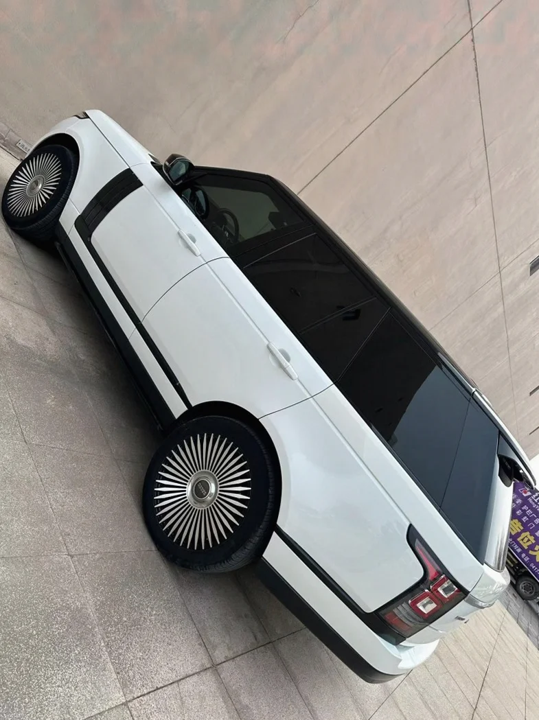 路虎揽胜行政 内饰前排