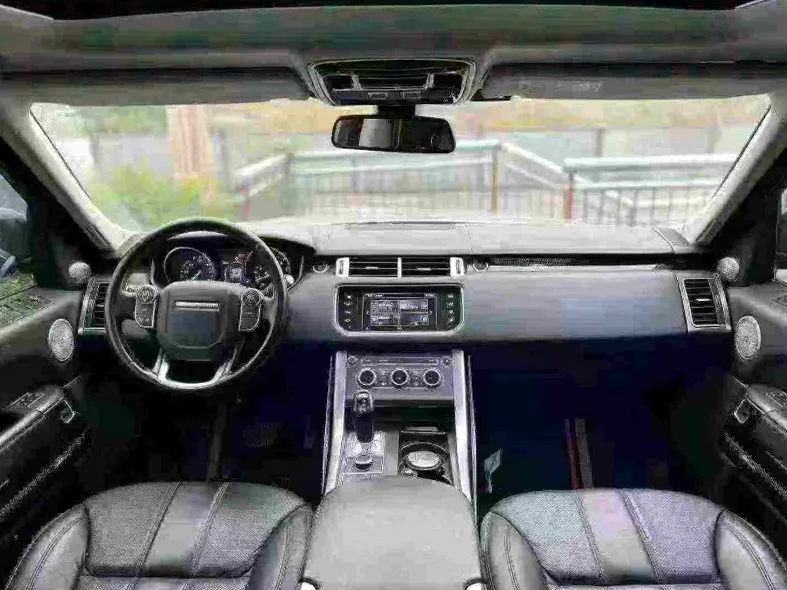 路虎揽胜运动 后面外观一