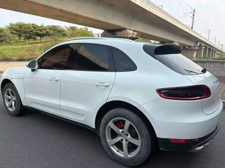 保时捷Macan 内饰后排