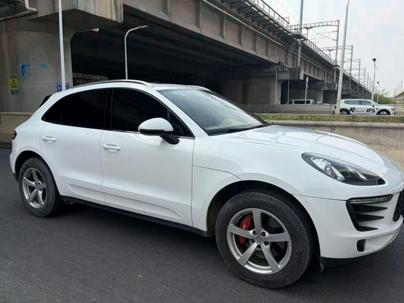 保时捷Macan 正面外观二