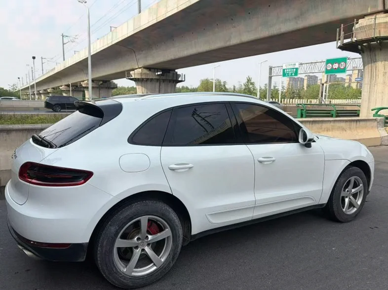 保时捷Macan 内饰前排