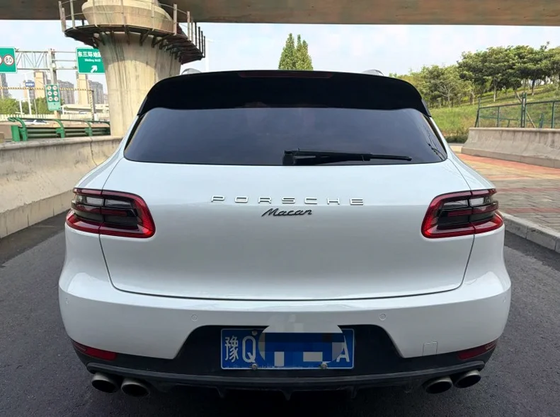 保时捷Macan 驾驶室