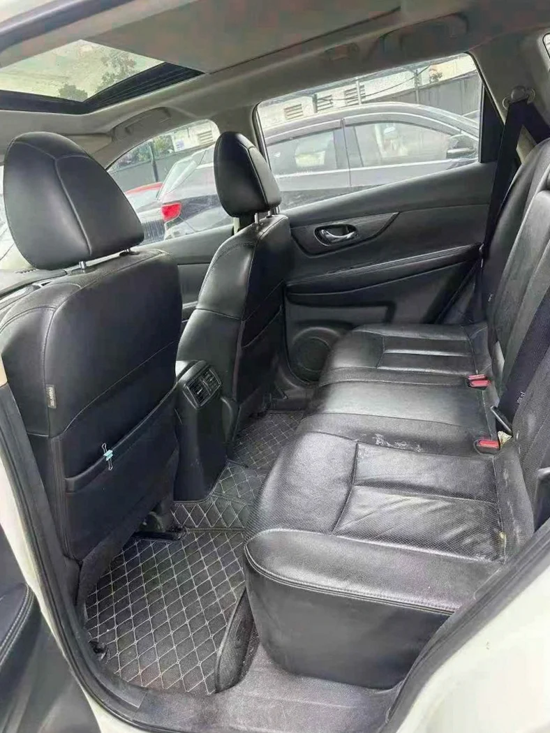 日产奇骏 后面外观三