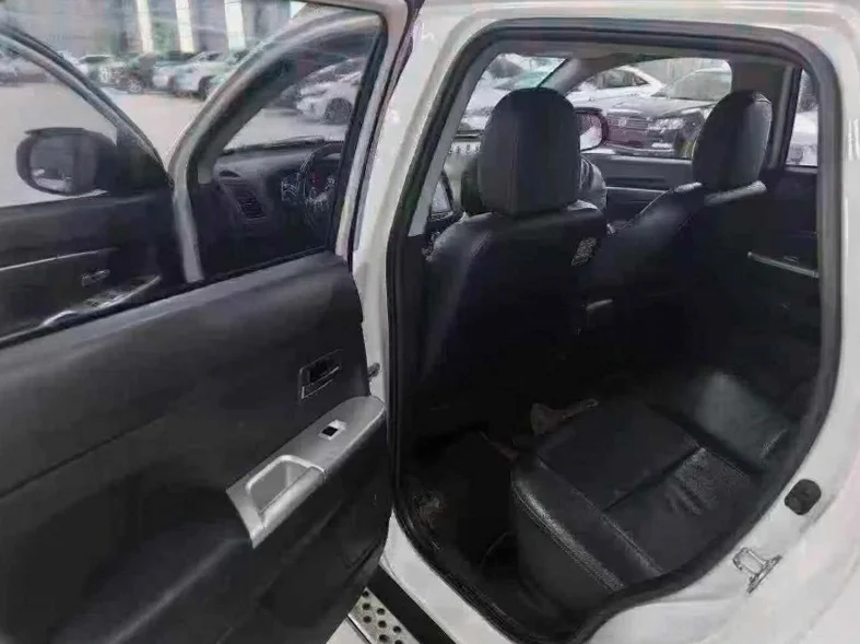 三菱劲炫 后面外观一