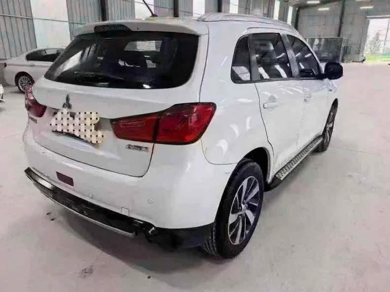 三菱劲炫 内饰后排