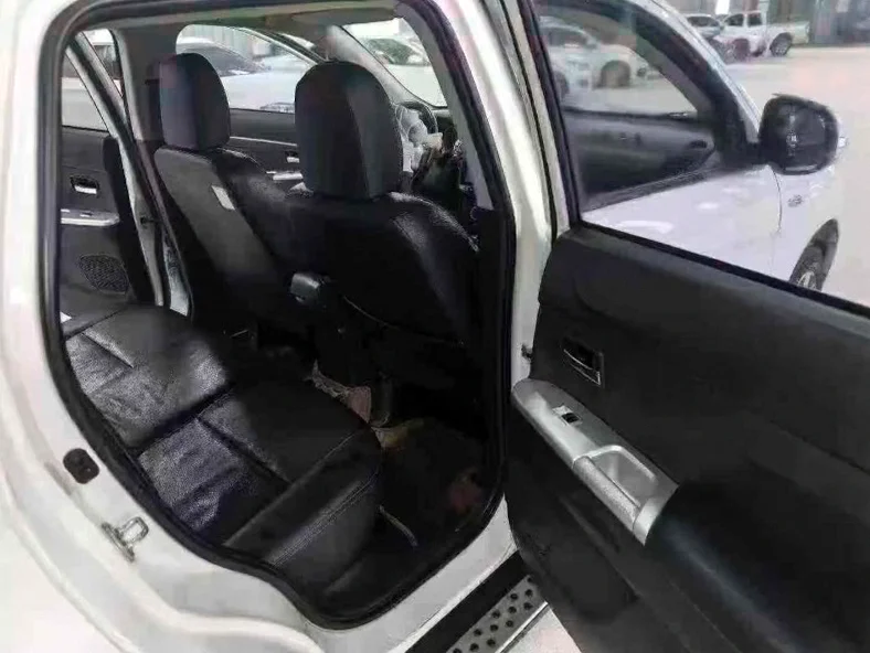 三菱劲炫 后面外观三