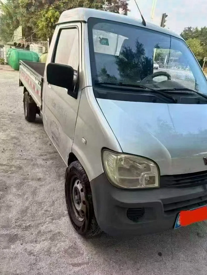 五菱汽车新卡 正面外观三