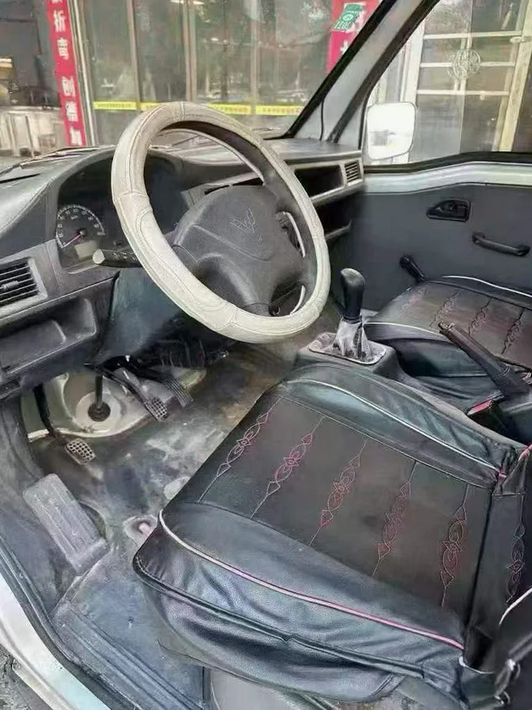 五菱汽车新卡 后面外观一