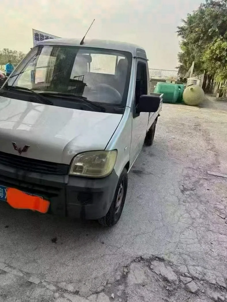 五菱汽车新卡 正面外观二