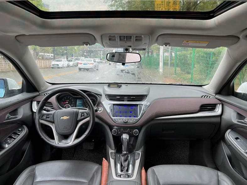 雪佛兰迈锐宝 后面外观一