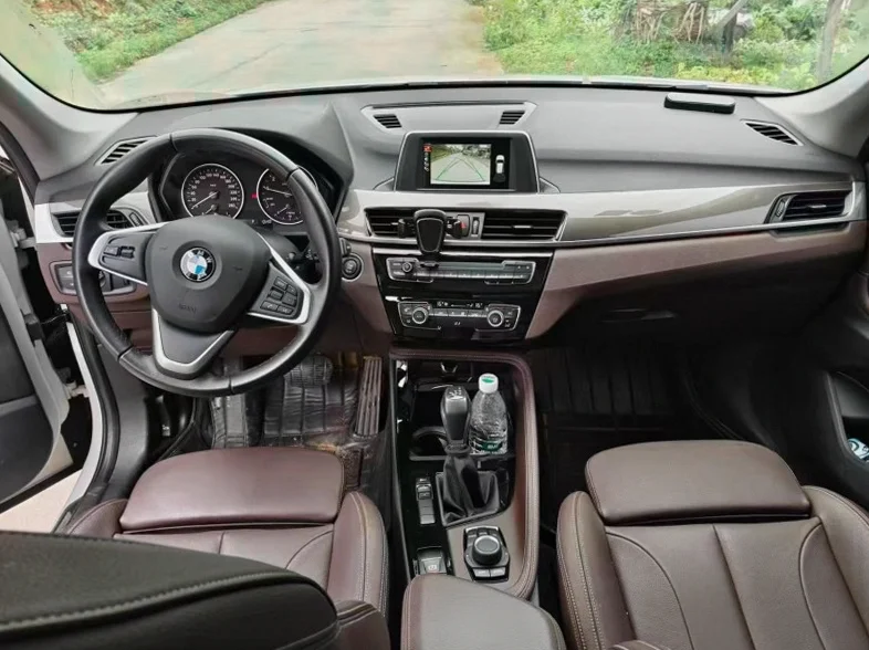 X1宝马 后面外观一