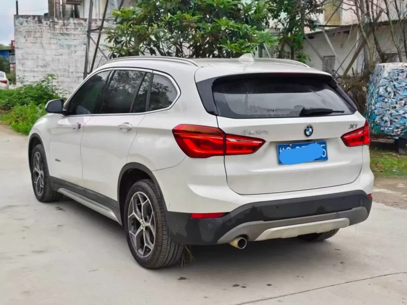 X1宝马 后面外观三