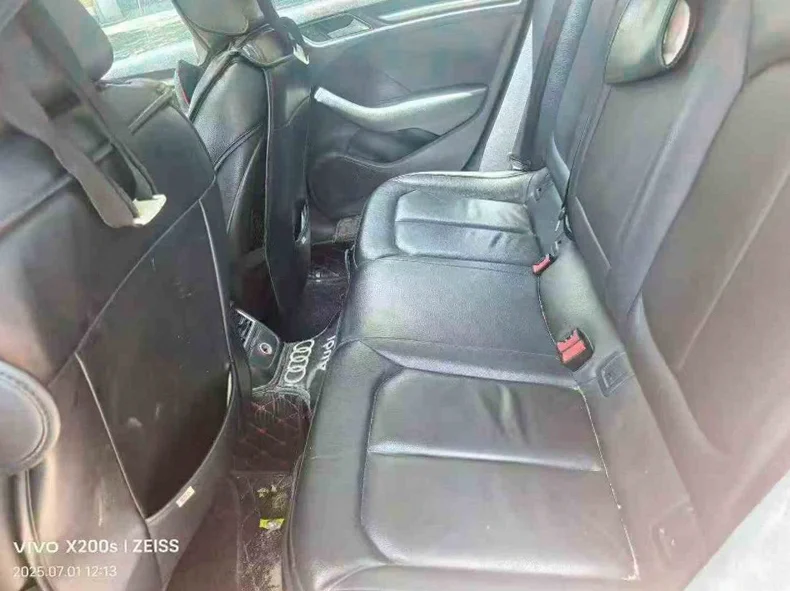 奥迪A3 后面外观一