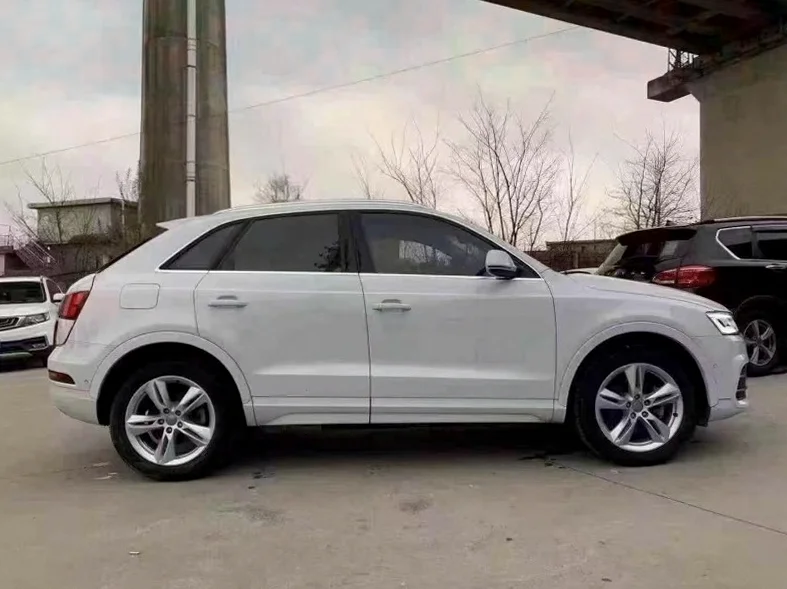 奥迪Q3 内饰前排