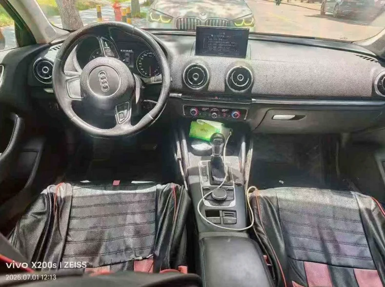 奥迪A3 后面外观二