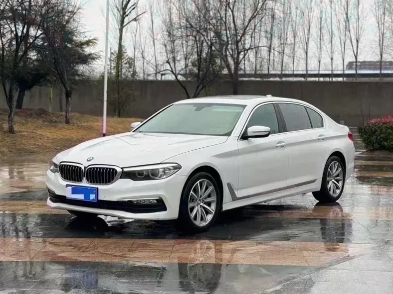 宝马5系 正面外观三