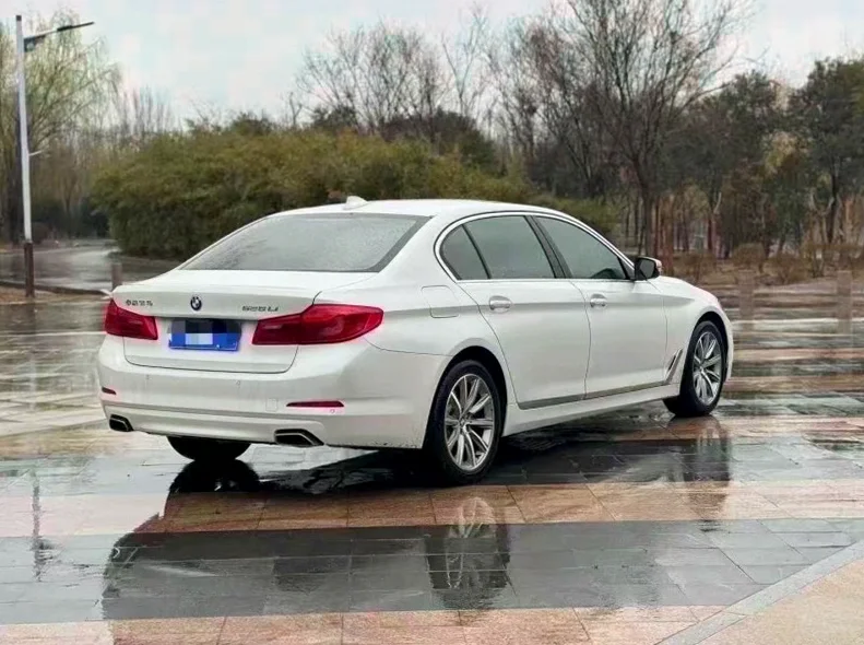 宝马5系 驾驶室