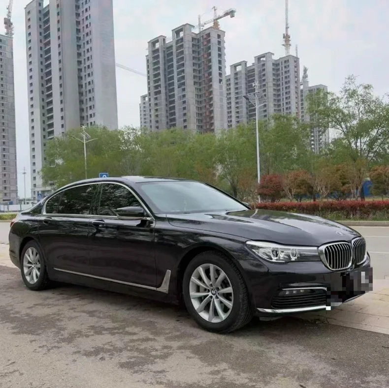 宝马7系 正面外观三