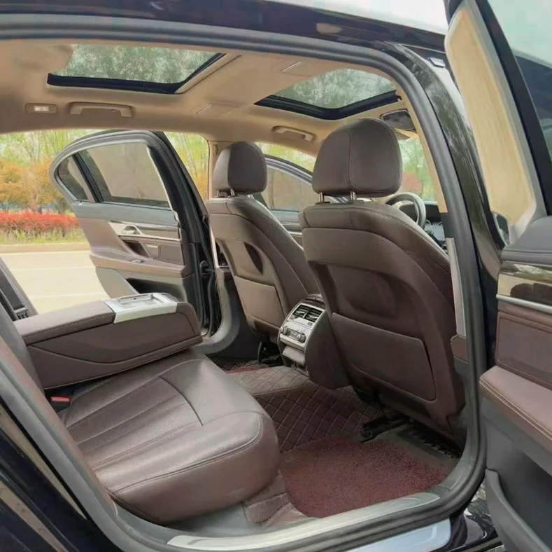 宝马7系 后面外观二