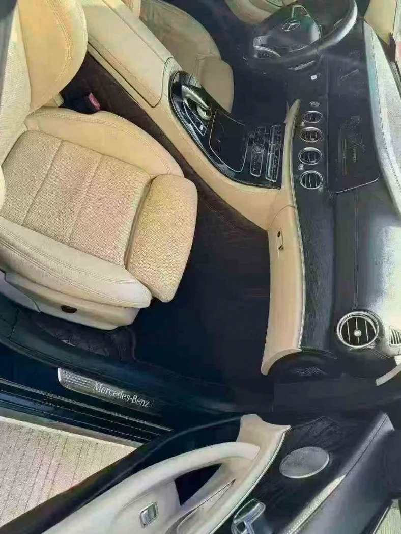 奔驰E 内饰前排