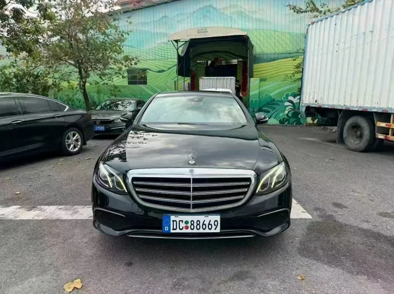 17年奔驰E300L改款2.0T立标豪华型