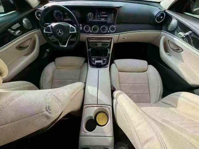 奔驰E 后面外观二