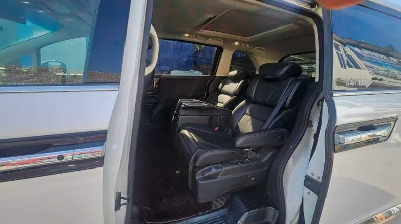 本田艾力绅 后面外观二