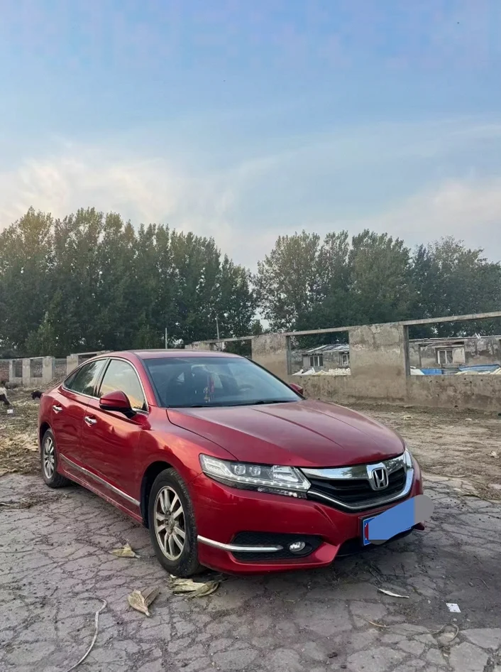 本田思铂睿 正面外观二