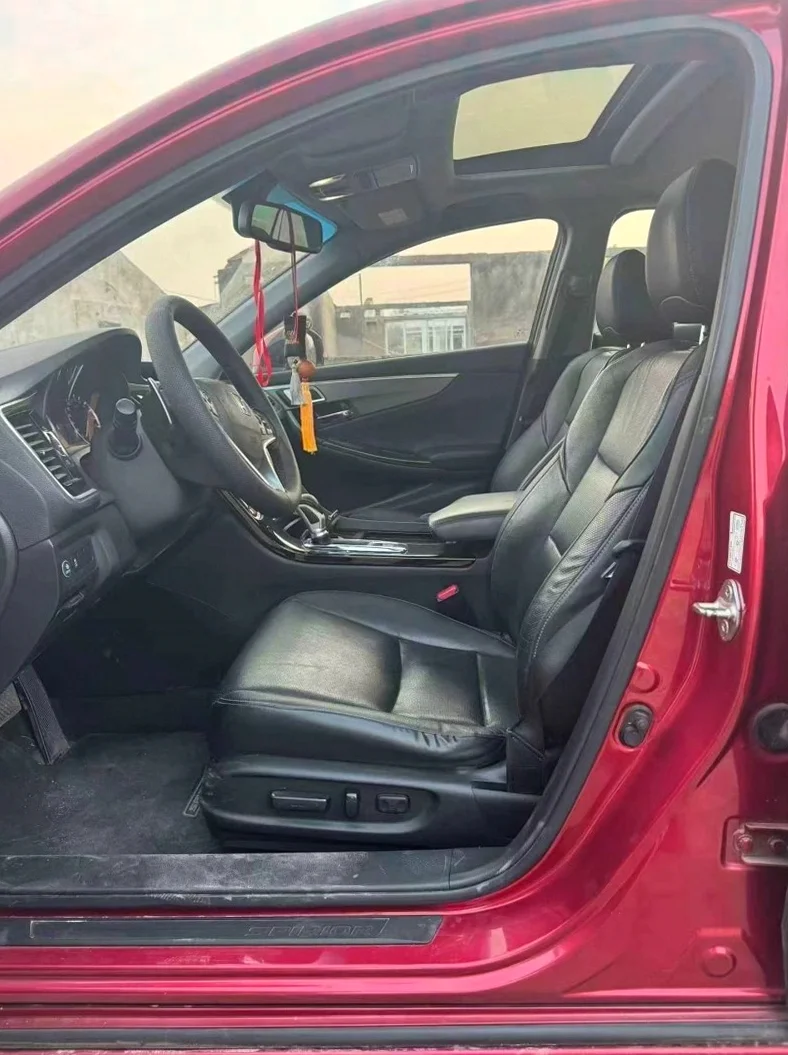 本田思铂睿 后面外观三