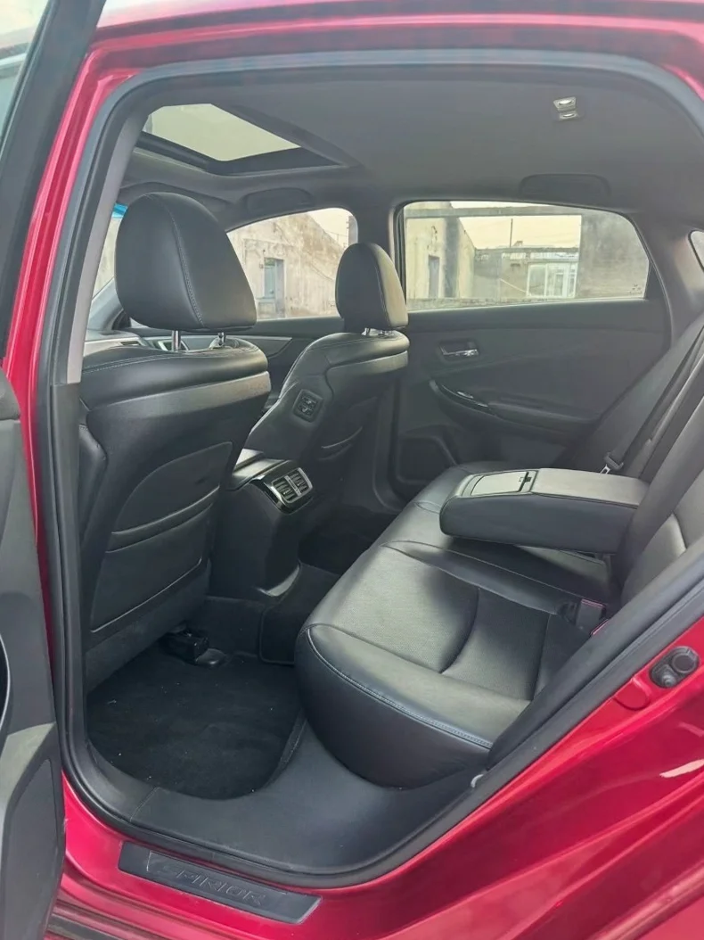 本田思铂睿 内饰后排