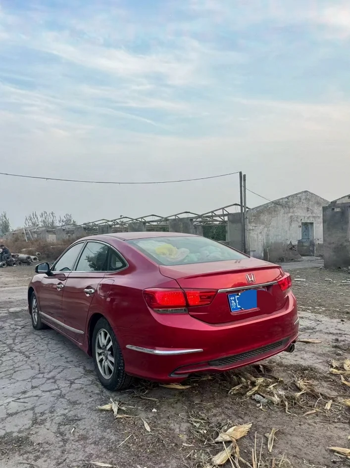 本田思铂睿 正面外观三