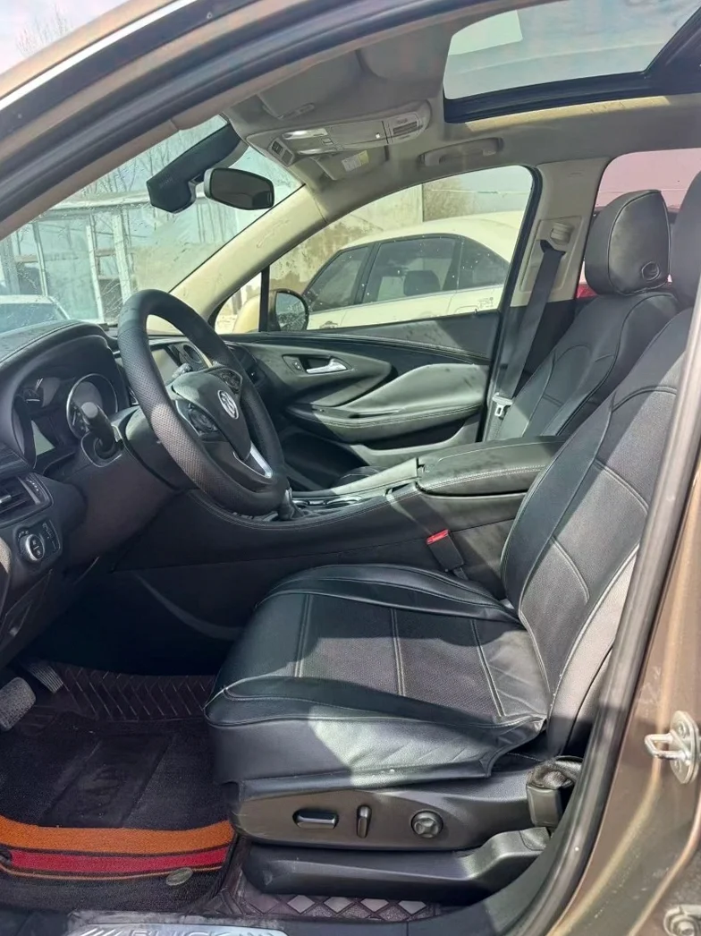 别克昂科威 驾驶室