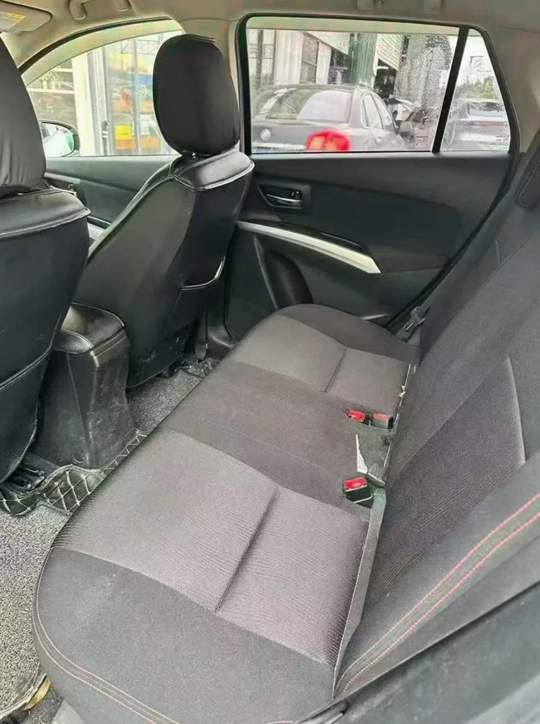 昌河A6 后面外观三