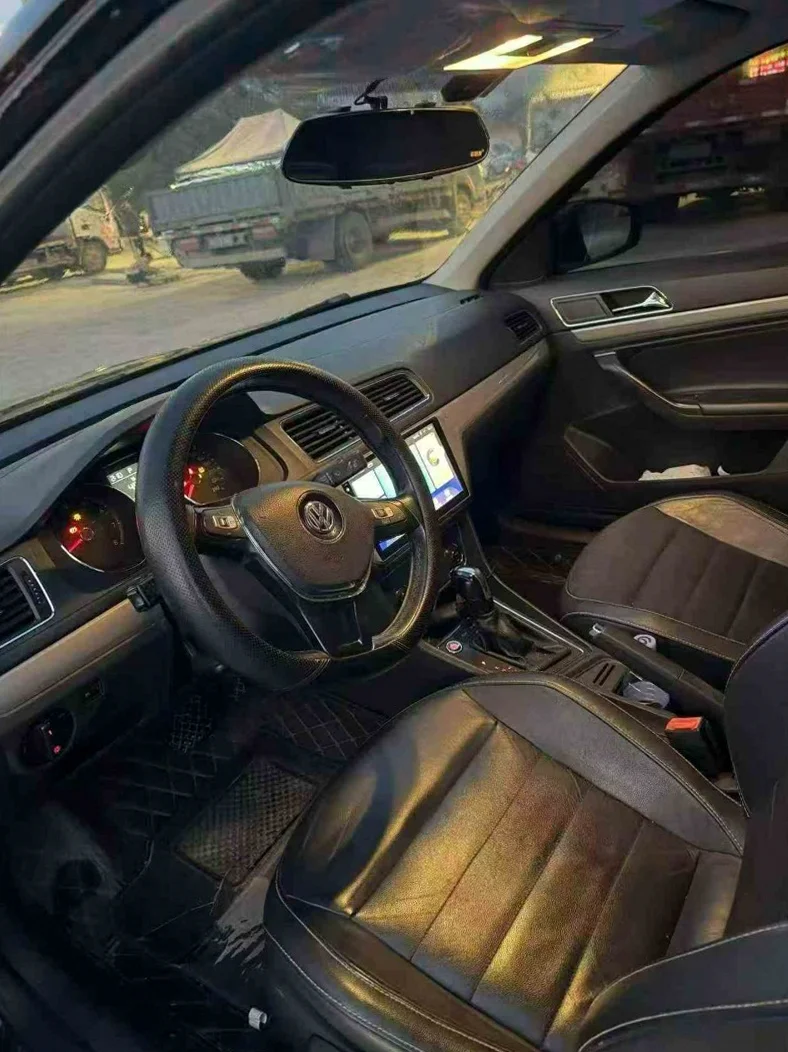 大众朗逸 后面外观一