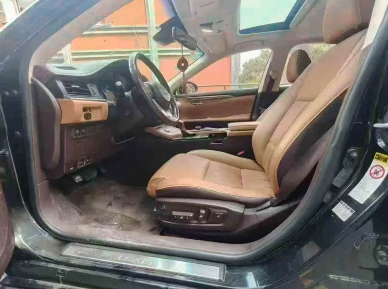 雷克萨斯ES 后面外观二