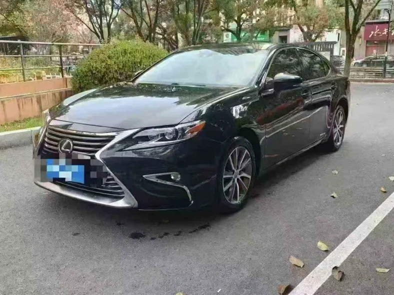 雷克萨斯ES 正面外观二