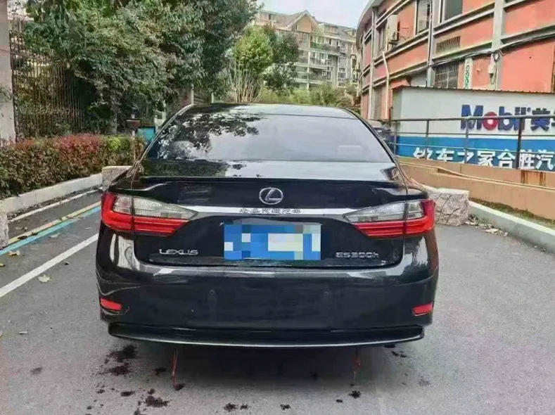 雷克萨斯ES 驾驶室