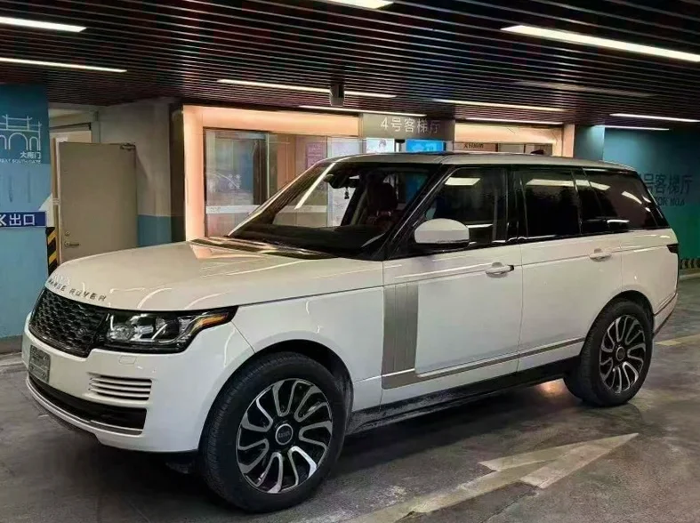 路虎揽胜 正面外观二