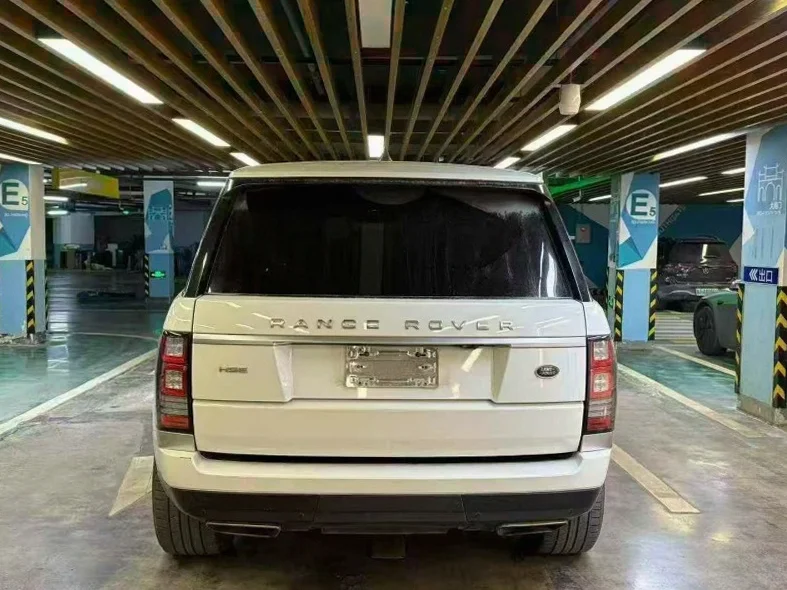 路虎揽胜 内饰后排