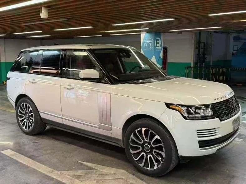 路虎揽胜 正面外观三