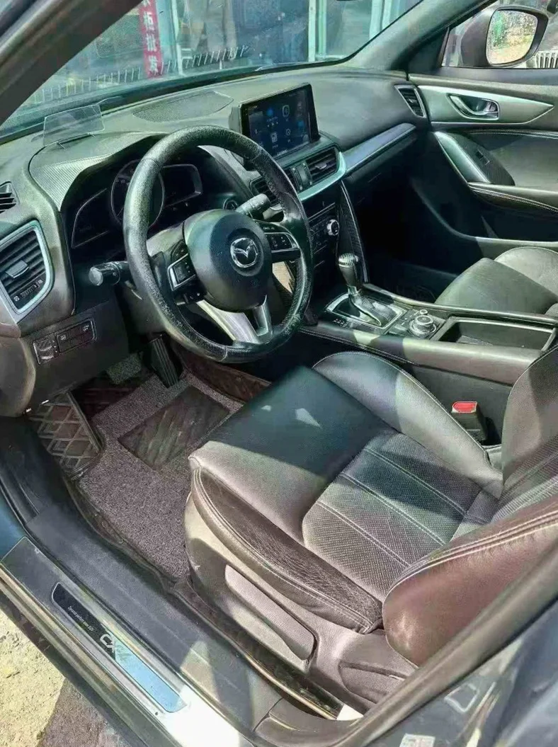 马自达CX-4 后面外观三