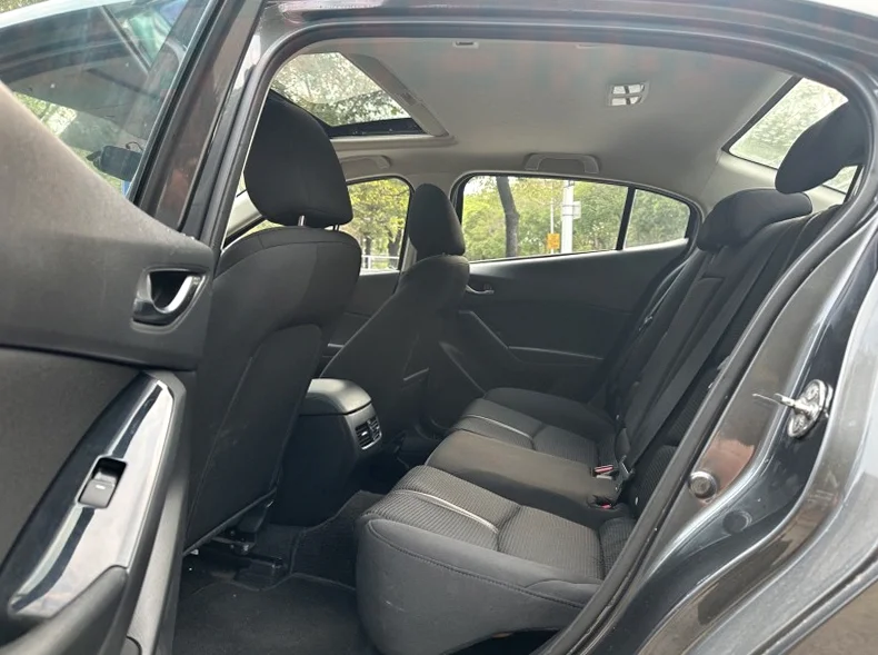 马自达昂克赛拉 后面外观二