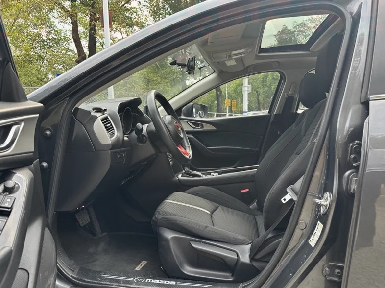 马自达昂克赛拉 后面外观三