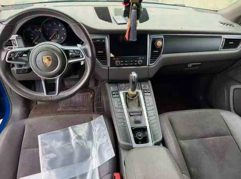 保时捷Macan 后面外观一