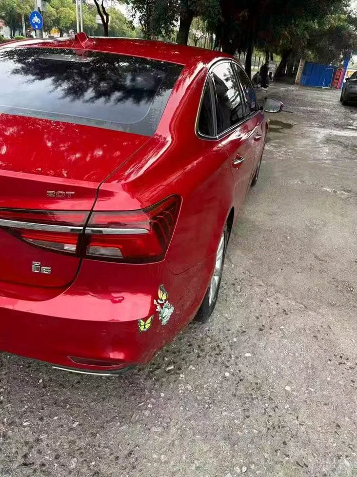 荣威i6 内饰后排