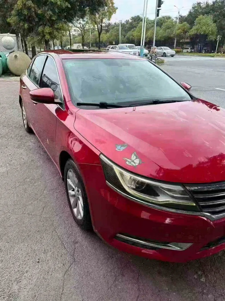 荣威i6 正面外观三