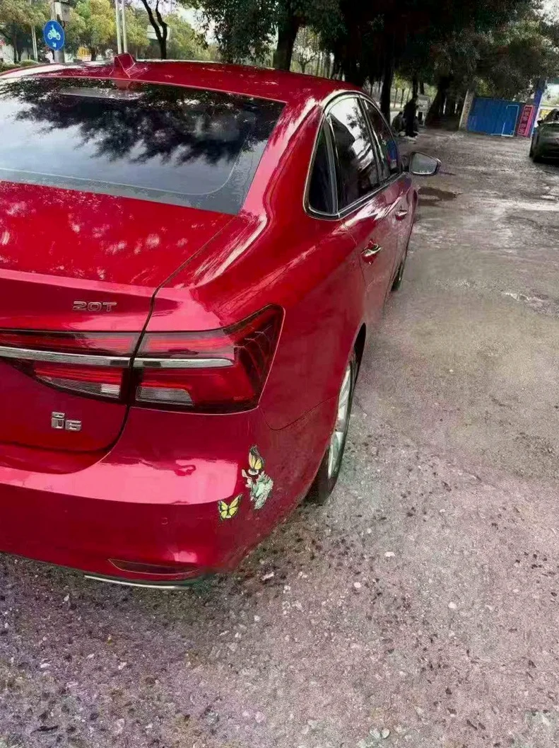 荣威i6 内饰后排